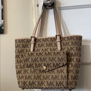 Beige Michael Kors Purse!!!